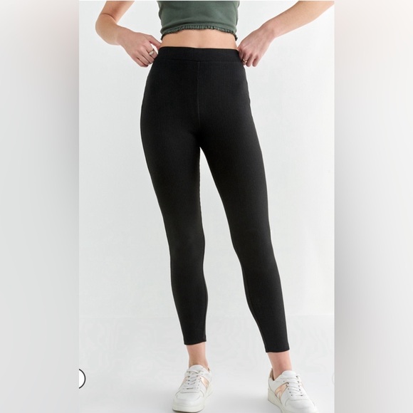 (7)New Francesca’s Comfy Casual Black Ribbed Leggings - Picture 5 of 6